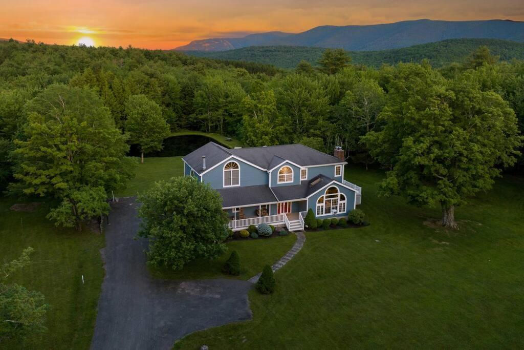 Mountain Blue Vista - Luxury Retreat Near Ski Resorts With Pond, Firepit And Hot Tub Windham Εξωτερικό φωτογραφία
